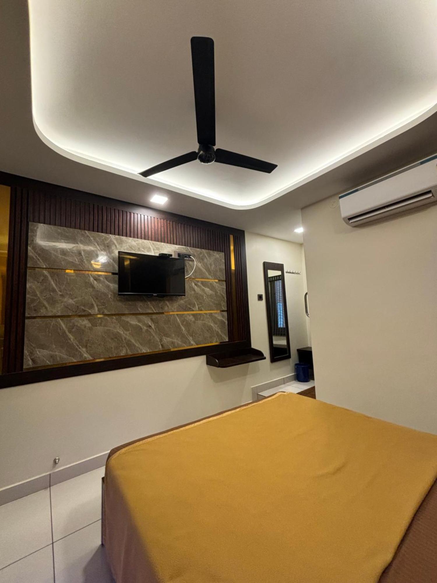 Sundar Lodge Tiruppatur Eksteriør billede